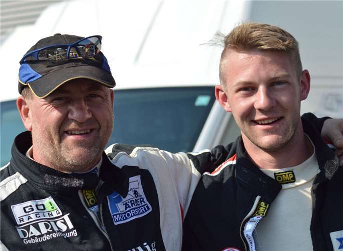 Frank Färber (l.) mit Marvin Brandl.  Go! Racing Mayen