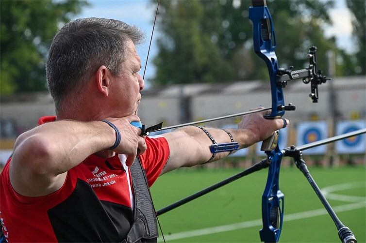 Frank Jakobs vom TuS Ahrweiler erreichte bei den Deutschen Meisterschaften im Bogensport mit 622 Ringen einen starken 12. Platz.