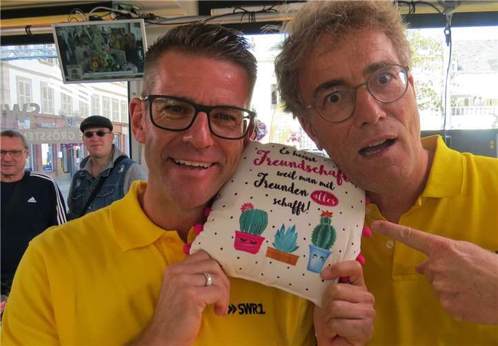 Frank Jenschar (li.) und Hanns Lohmann moderieren die SWR1 Hitparadenparty. Copyright: © SWR