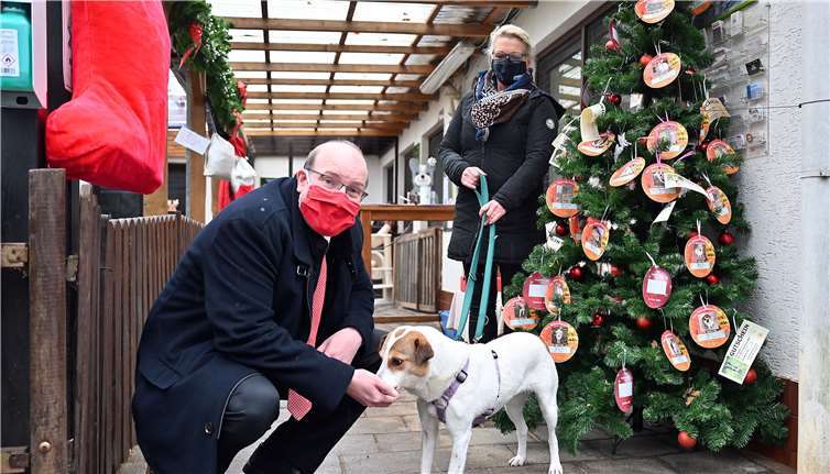 Frank Kremer und Irene Krah (Schatzmeisterin). Foto: Vollrath/Gausmann
