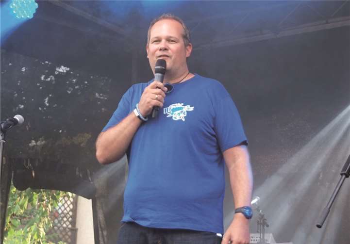 Frank Kreuter, Präsident der Husaren begrüßte nur ganz kurz von der Bühne, denn hier wollte man eigentlich nur feiern.