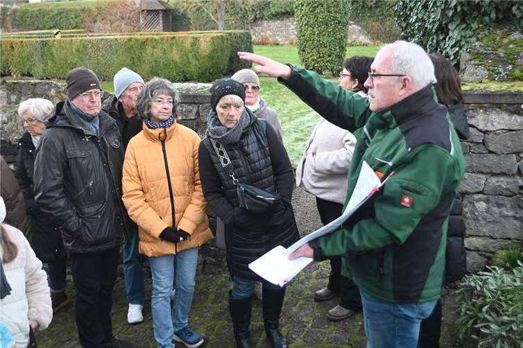 Frank Neideck führte insgesamt vier 20-köpfige Besuchergruppen durch den Florinshof.