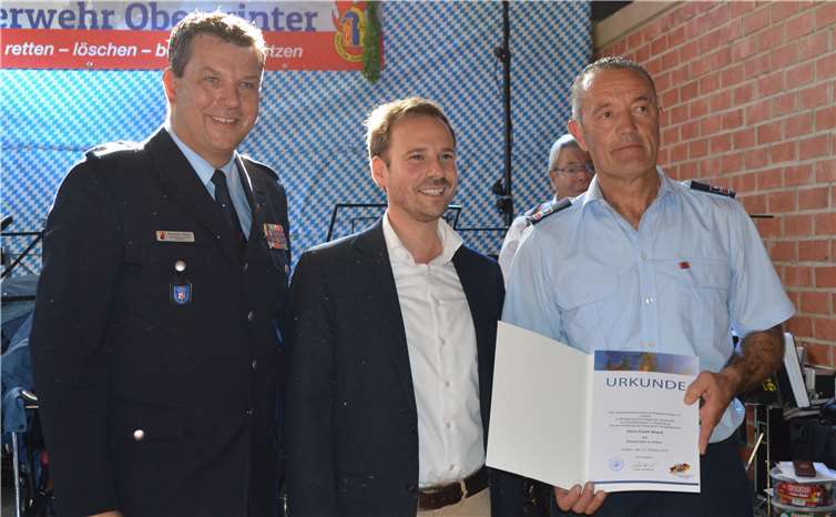 Frank Noack erhielt dieEhrennadel des Landesverbandes der Feuerwehr.