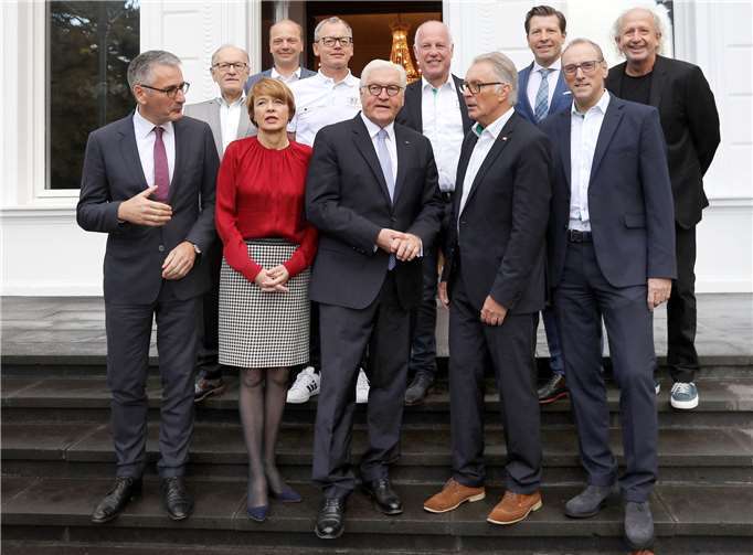 Frank-Walter Steinmeier kam gemeinsam mit seiner Gattin zum Besuch nach Bonn. Fotos: VOR-TOUR der Hoffnung