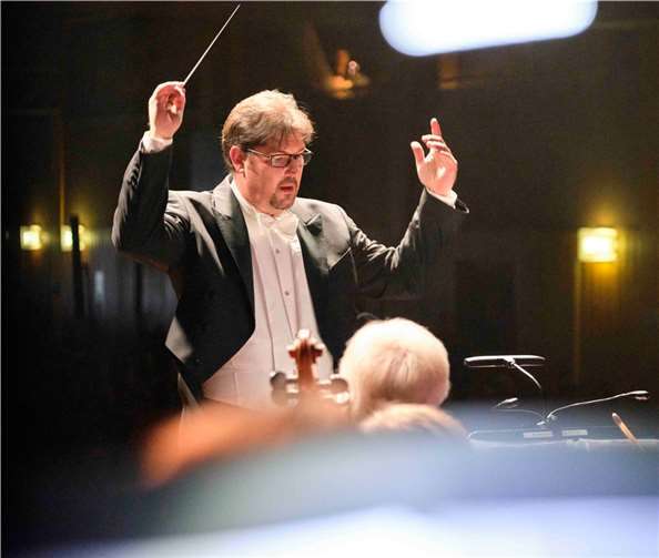 Frank von Häfen, Dirigent  Foto: Stadtorchester Remagen