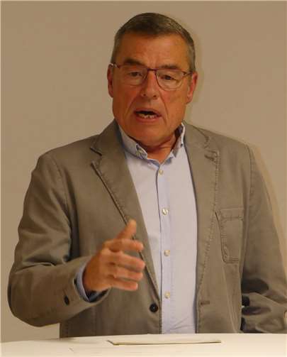 Franz-Josef Brengmann, Seniorensicherheitsbeauftragter der VG Kaisersesch, berichtete über Betrugsmaschen und Sicherheitsvorsorge. Fotos: TE