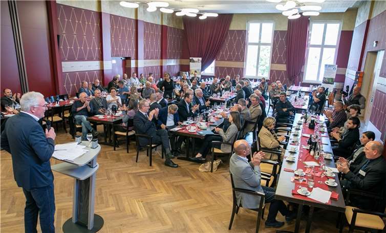 Franz-Josef Schäfer, der Kreisvorsitzende des Bauern- und Winzerverbandes, blickte bei der Generalversammlung auf zwei äußerst herausfordernde Jahre zurück.  Fotos: Jost