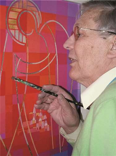 Franz Ulrich vor seinem April-Bild für den Engel-Kalender.HG