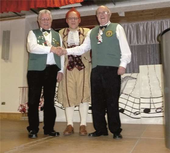 Franz-Willi Reutelsterz und Reinhold Maurer erhielten für die vielen Vorträge, die sie gehalten hatten den ersten Sitzungsorden.