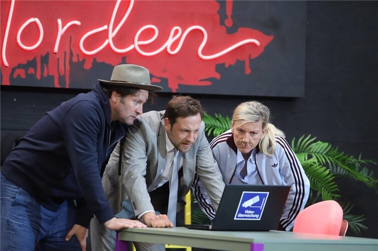 Franziska Beyer, Martin Geisen und Sebastian Muskalla (v. rechts) spielten den schwarzhumorigen Bestseller. 