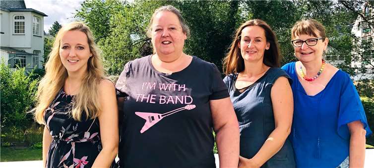 Franziska Marin (v.li.), Ruth Fischer, Ania Sikkes, und Sonja Lauterbach vom Jugendmigrationsdienst (JMD) im Caritasverband Rhein-Mosel-Ahr e.V. beraten alle Zugewanderten, egal ob sie als EU-Bürger, Flüchtling oder der Liebe wegen hier sind. Foto: privat