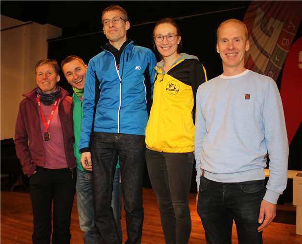 Franziska Schneider (2. von rechts) kann sich zum zweiten Mal über den Sieg im Siebengebirgscup freuen. privat
