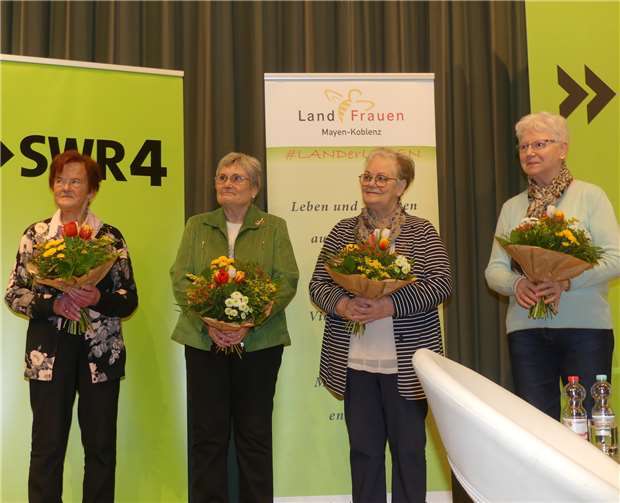 Frau Bierbauer, Frau Drodt, Frau Ebling und Frau Schneider wurden für ihr langjähriges Engagement geehrt.