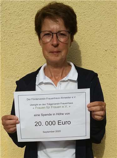 Frau Höhler Vorsitzende des Trägervereins.