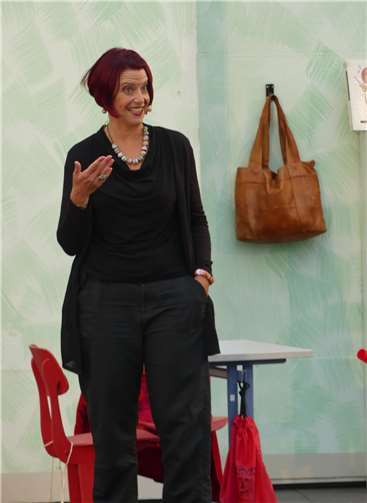 Frau Müller versteht die Welt nicht mehr. Sie versteht sich als gute Pädagogin und kommt mit den Kids klar.