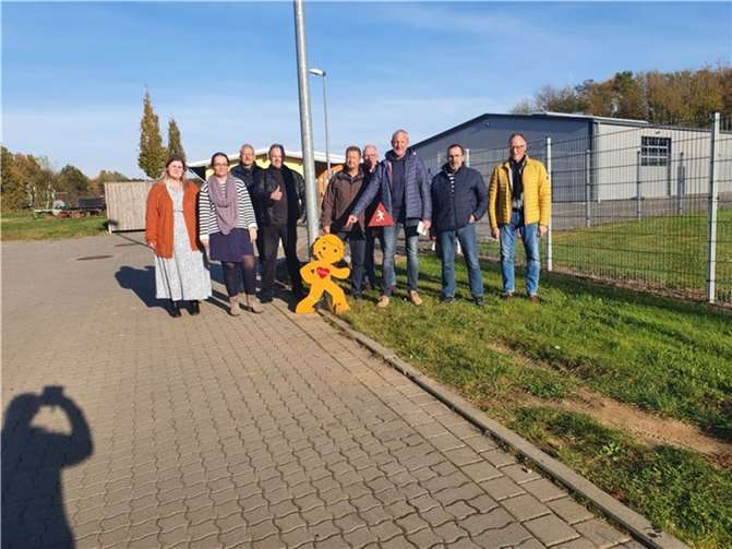 Frau Schneider, Frau C. Mattis von der Kita, H. Berhausen, W. Bachem, M. Nawratil, H.W. Jungbluth, O. Wulf, R. Schulz u. D. Moog von der CDU Oedingen. Foto: privat