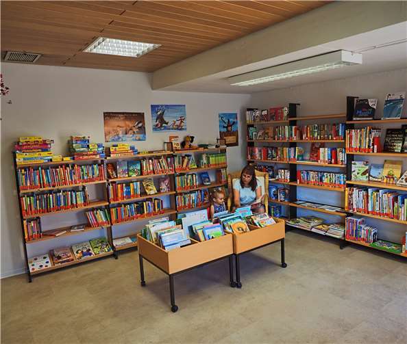 Frau Seifer-Müller zusammen mit ihrer Enkelin. Wolfgang Seidenfuß