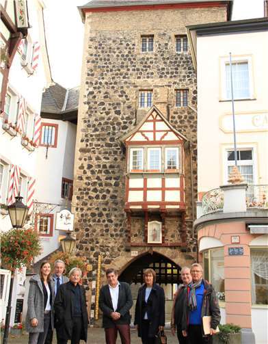 Frau Wessel, Herr Dr. Faust, Herr Krumscheid, Herr Dotzauer, Frau Bußmann, Herr Latz und Herr Lehmann engagieren sich für das Linzer Rheintor. KBL