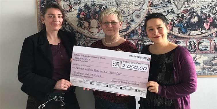 Frauen helfen Frauen Troisdorf e. V. - Frau Buchholz, Frau Peiter, Frau Park ( v. l. n. r.).privat