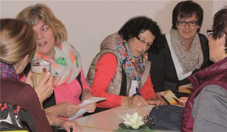 Frauen im Austausch. privat