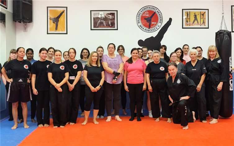 Frauen jeden Alters profitieren vom Selbstverteidigungsseminar. Foto: WKA Koblenz