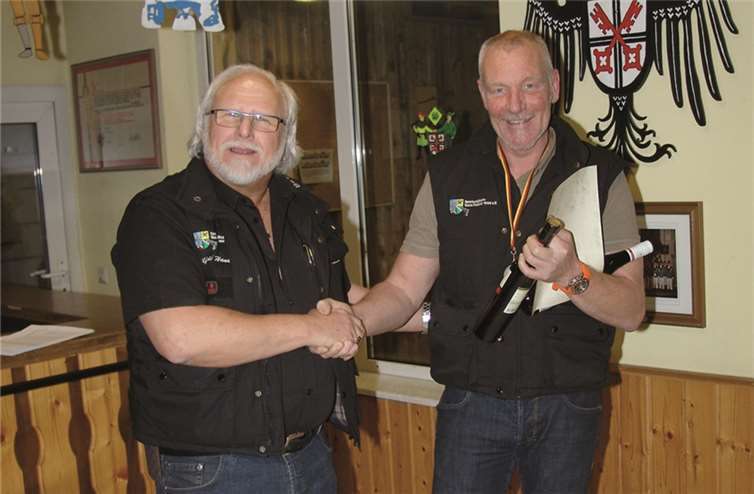 Fred-Joachim Günther (rechts) belegte nach mehrmaligem, spannendem Stechen den zweiten Platz.