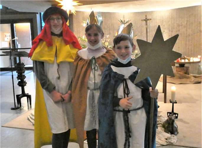 Frederike, Rasmus und Florentine waren die „HL. Drei Könige“. Foto: Jürgen Grab