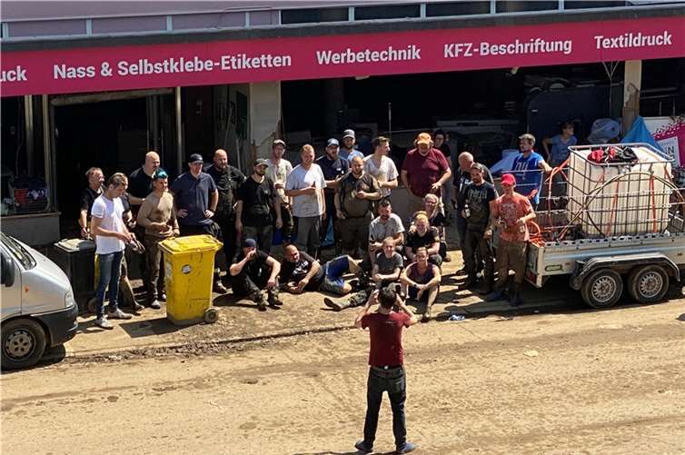 Freiwillige Helfer in Ahrweiler