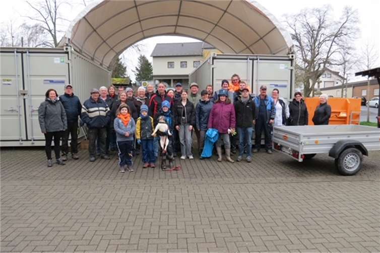 Freiwillige rückten Müll in Oberdrees zu Leibe. Quelle: Ortsausschuss Oberdrees