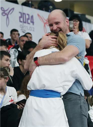 Mayener Karateka gewinnt sensationell EM-Silber  Freude bei Ili Hellen und Christian Grüner.