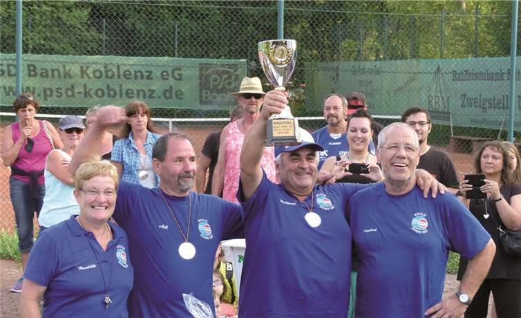 Freude bei den Hobby-Cup-Siegern Adi Ahrenberg und Wolfgang Nickenig.