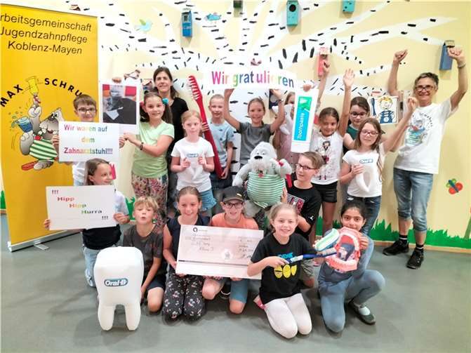 Freude bei der Klasse 3 der Grundschule Spay. Foto: Arbeitsgemeinschaft Jugendzahnpflege