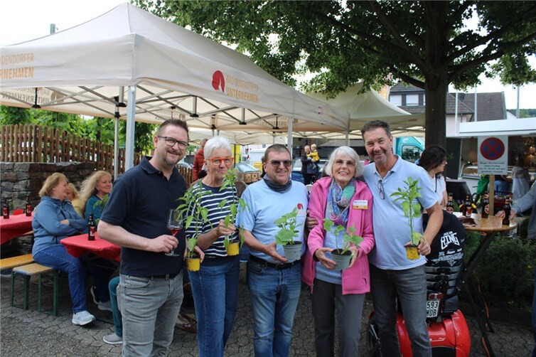 Freude beim Bad Bodendorfer Unternehmen e.V.: auch das dritte Marktfest erlebte bei besten Bedingungen einen guten Zuspruch.  Foto: DU