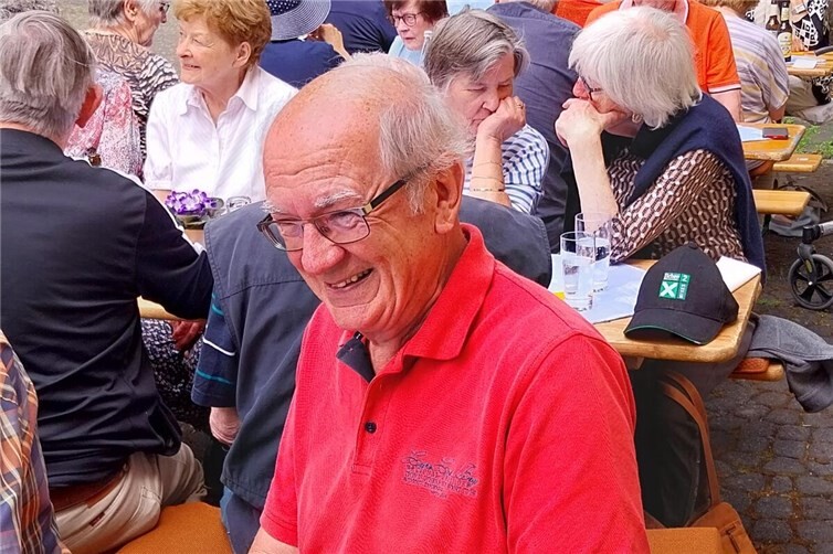Freude beim Mahl halten