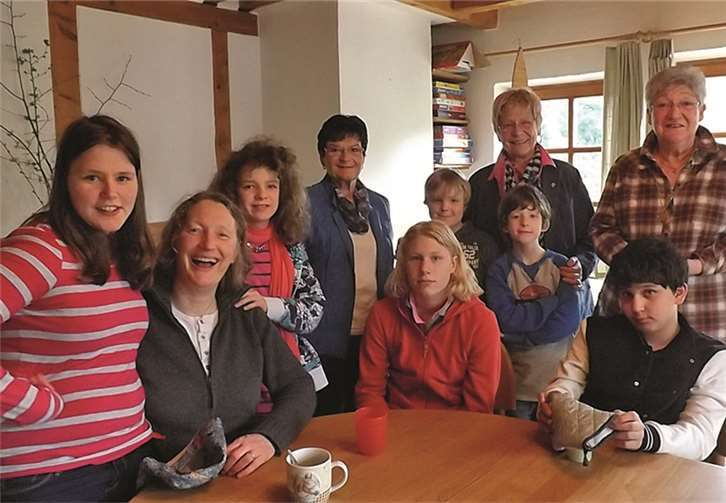 Freude herrschte bei der Spendenübergabe im Lebensort Martinshof. privat