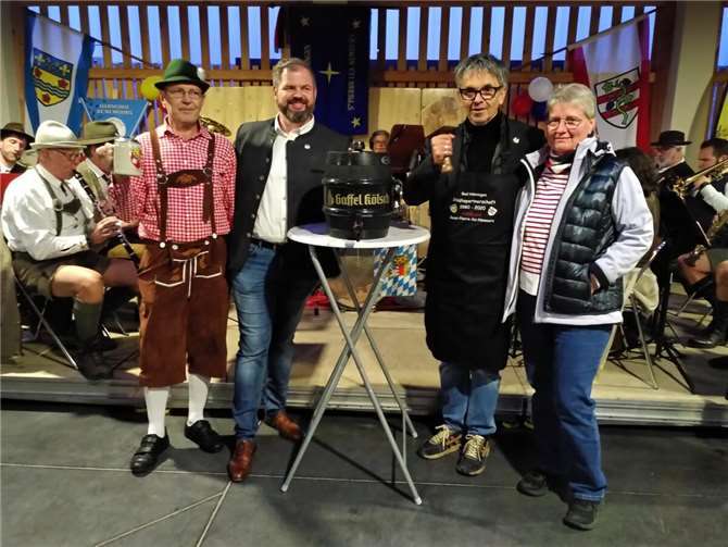 Freudiges Miteinander auf dem Oktoberfest.