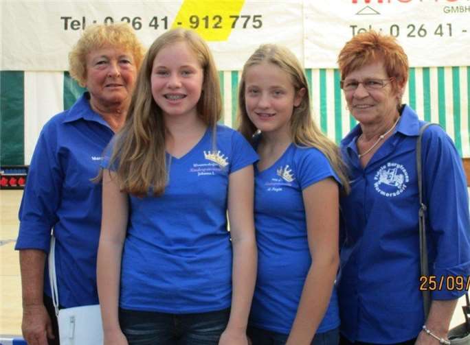 Freuen sich bereits auf die kommende Session (v. l.): Adjutantin Margit Beer, Kinderprinzessin Johanna I. (Lucke), Pagin Laura Marie Bamberg, Adjutantin Helga Bensberg. privat