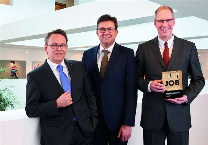 Freuen sich über den „Top Job“-Award für die heimische Westerwald Bank: Die Vorstände (von links) Dr. Ralf Kölbach, Markus Kurtseifer und Vorstands-sprecher Wilhelm Höser. Westerwald Bank