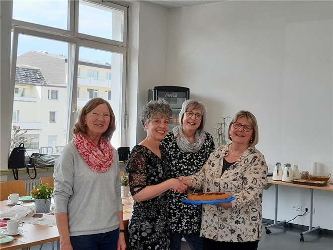 Freuen sich über die Rückkehr ins MGH: (v. l. n. r.) Irmgard Schlich, Carmen Poser, Sabine Hammer, Marion Surrey..  Foto: Ingrid Neubusch