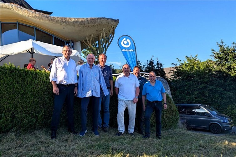 Freuen sich über die anstehende Erweiterung des Lebenshilfehauses in Hohenleimbach: (von links nach rechts):Wolfgang Rumpf, Ulrich van Bebber, Frank Scheider, Thorsten Kabuth, Thorsten Heidrich, Johannes Bell