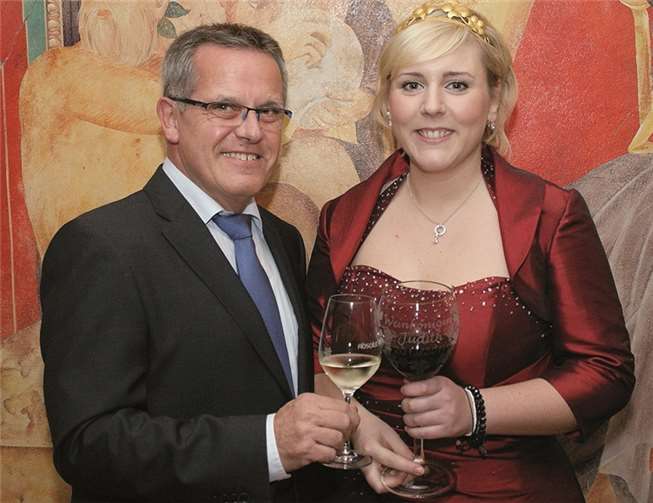Freuen sich über die gelungenen Weinfest-Wochenenden: Judith Baltes und Rudolf Mies.