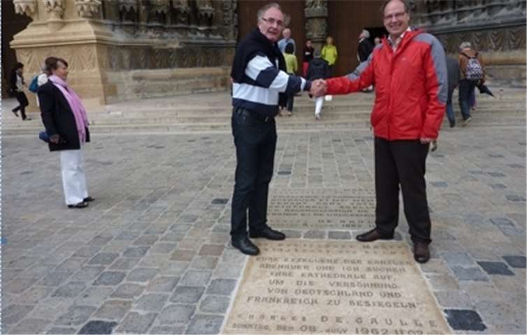 Freundschaften bedürfen andauernder Pflege. privat