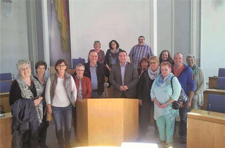 Freute sich über den Besuch der „Notfallnachsorger“ in Mainz: Benedikt Oster, MdL, am Rednerpult, r.privat