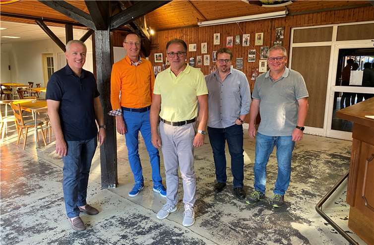 Freuten sich mit Thomas Becher über einen gelungenen Abend: (v.l) Michael Güls, Günter Groß, Sebastian Seifert und Johannes Lauer. Foto: CDU Lahnstein