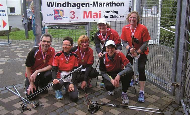 Freuten sich über die guten Leistungen und die finanzielle Unterstützung für Kinder in Not: die Nordic-Walker des Neuwieder Wassersportvereins. privat