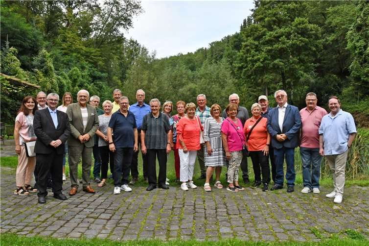 Freuten sich über ein gelungenes Kreiswackesträgertreffen: Landrat Dr. Alexander Saftig (3.v.li.) und der Erste Kreisbeigeordnete Pascal Badziong (re.) gemeinsam mit den Preisträgern und Organisatoren.  Foto: Kreisverwaltung/V.Georg