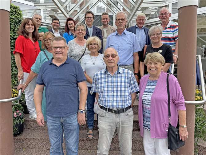 Freuten sich über ein gelungenes Kreiswackesträgertreffen: Landrat Marko Boos (4.v.r.) gemeinsam mit den Preisträgern und Organisatoren.