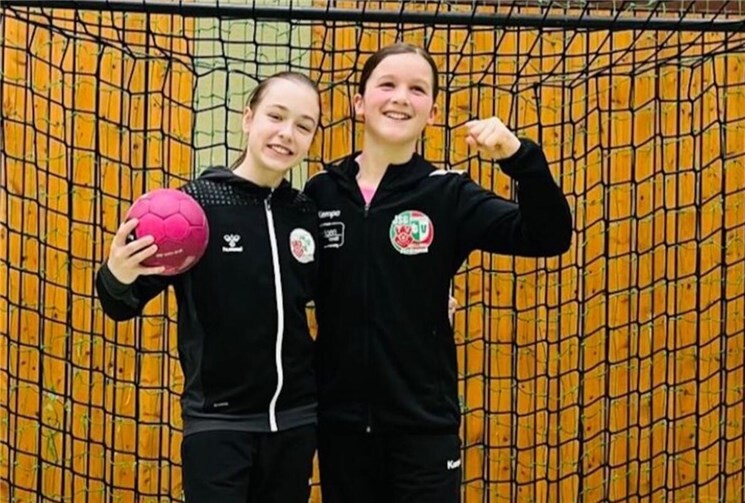 Frida Saxler und Emma Gerlach. Foto: JSG Welling/Bassenheim