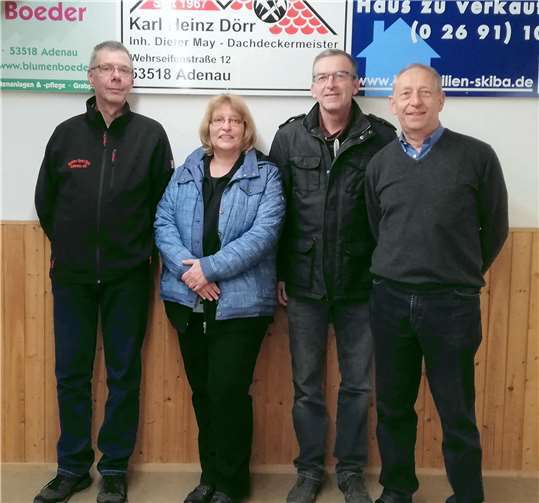 Friedel Hartmann, Bianca Hilger, Stefan Weinand und Bernhard Brischwein belegen den zweiten Platz in der Bezirksklasse. privat