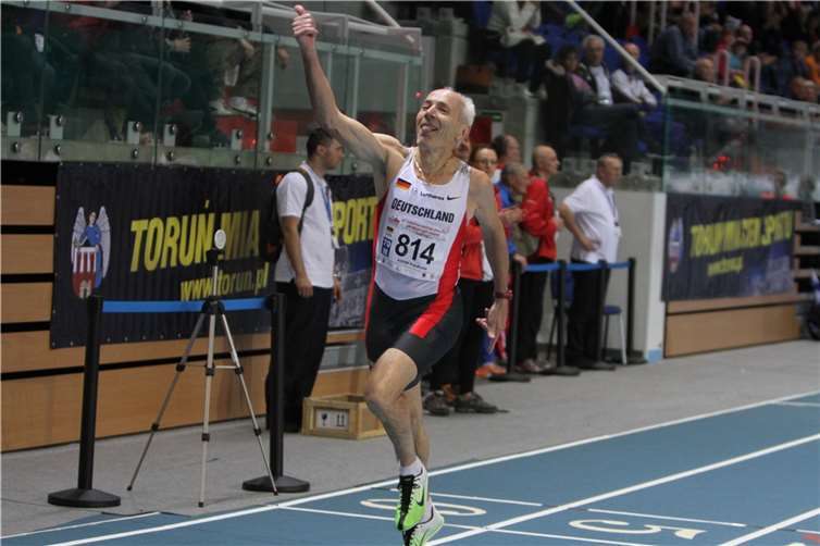 Friedhelm Adorf gewann unter anderem mit der 4 x 200-Meter-Staffel die Goldmedaille.  Foto: Karl-Heinz Flucke